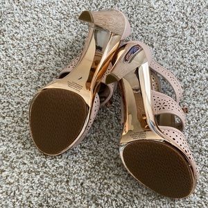 Micheal Kors Berkly T-strap sandals